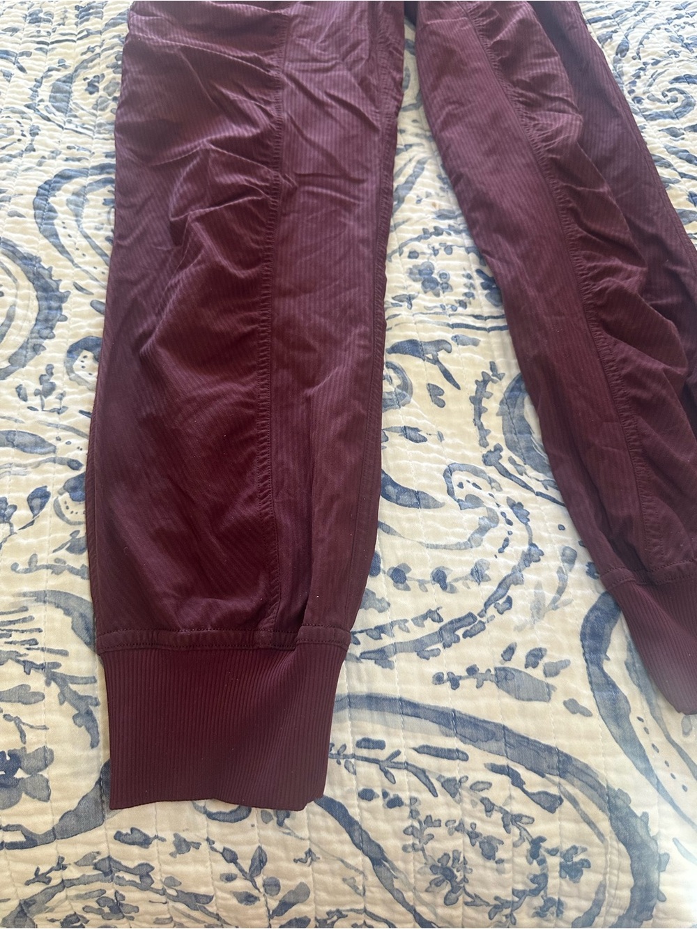 Lululemon Burgundy Maroon Dance Studio Joggers 2 EXC - Picture 7 of 9